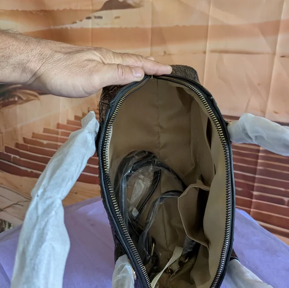 New Women's Black Crocodile-Embossed Leather Handbag - Picture 7 of 13